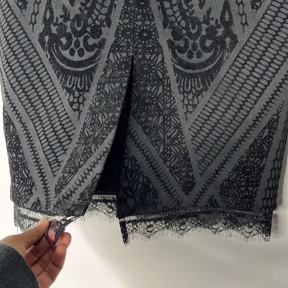 BAR III Women’s Deep Black Velvet-Burnout Pencil Skirt Size M - Picture 7 of 9